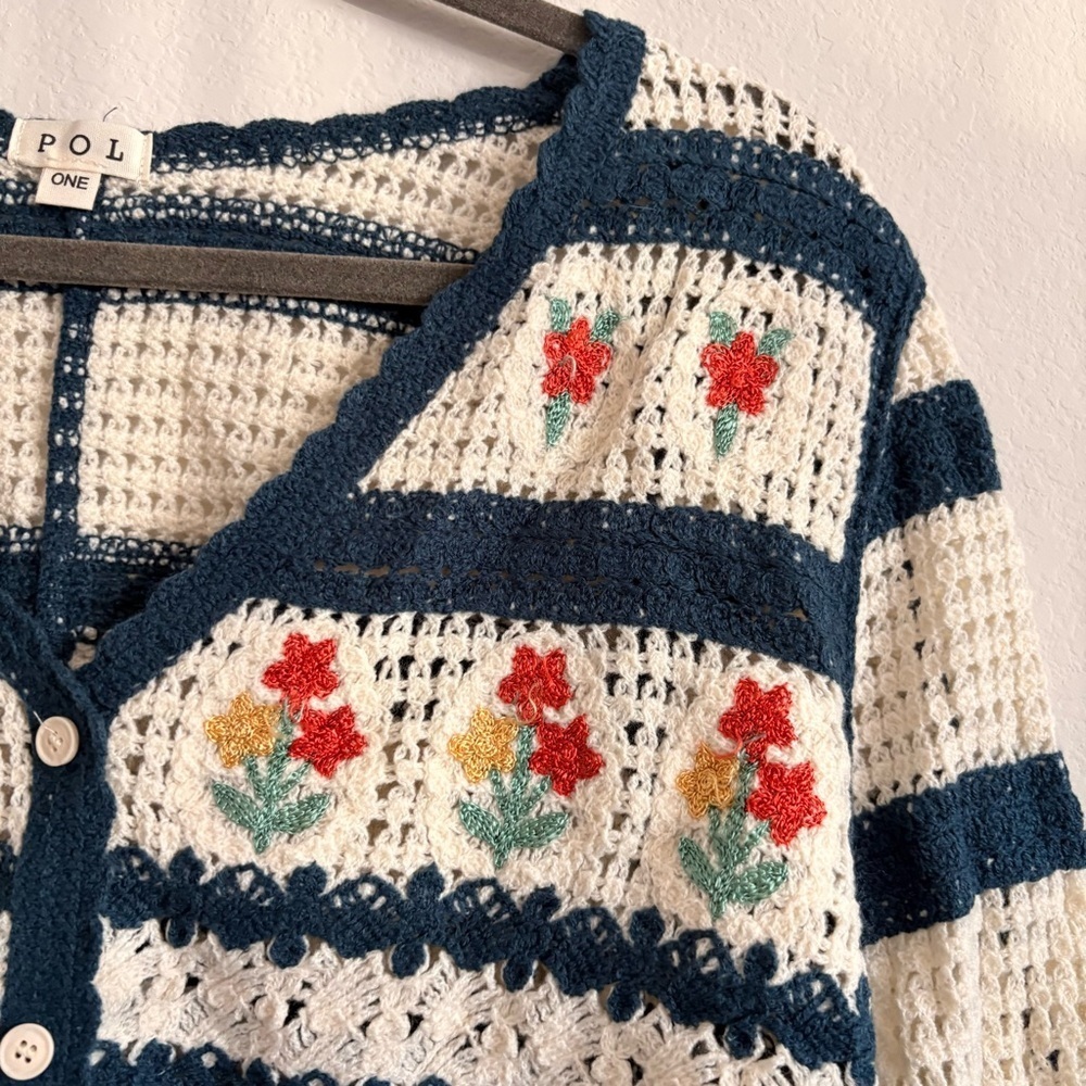 POL Blue and Cream Floral Knit Cardigan one size best for small / medium - Picture 7 of 11
